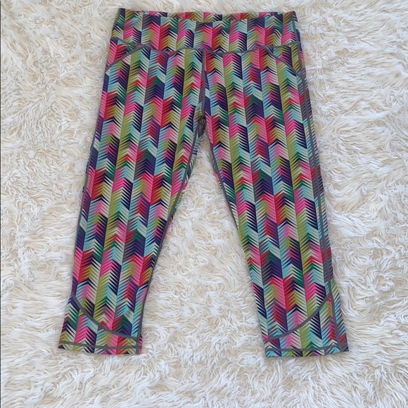 Fabletics colorful geometric print crop leggings L - Picture 2 of 15